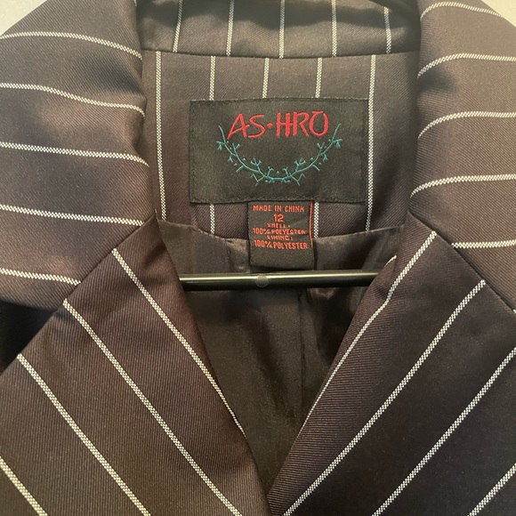 Jackets & Blazers - Cropped pinstriped blazer